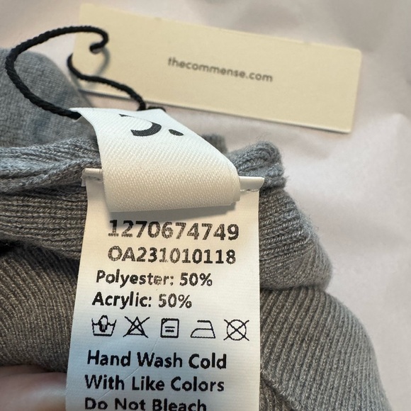 Commense Gray Off-Shoulder Sweater NWT - Picture 5 of 5